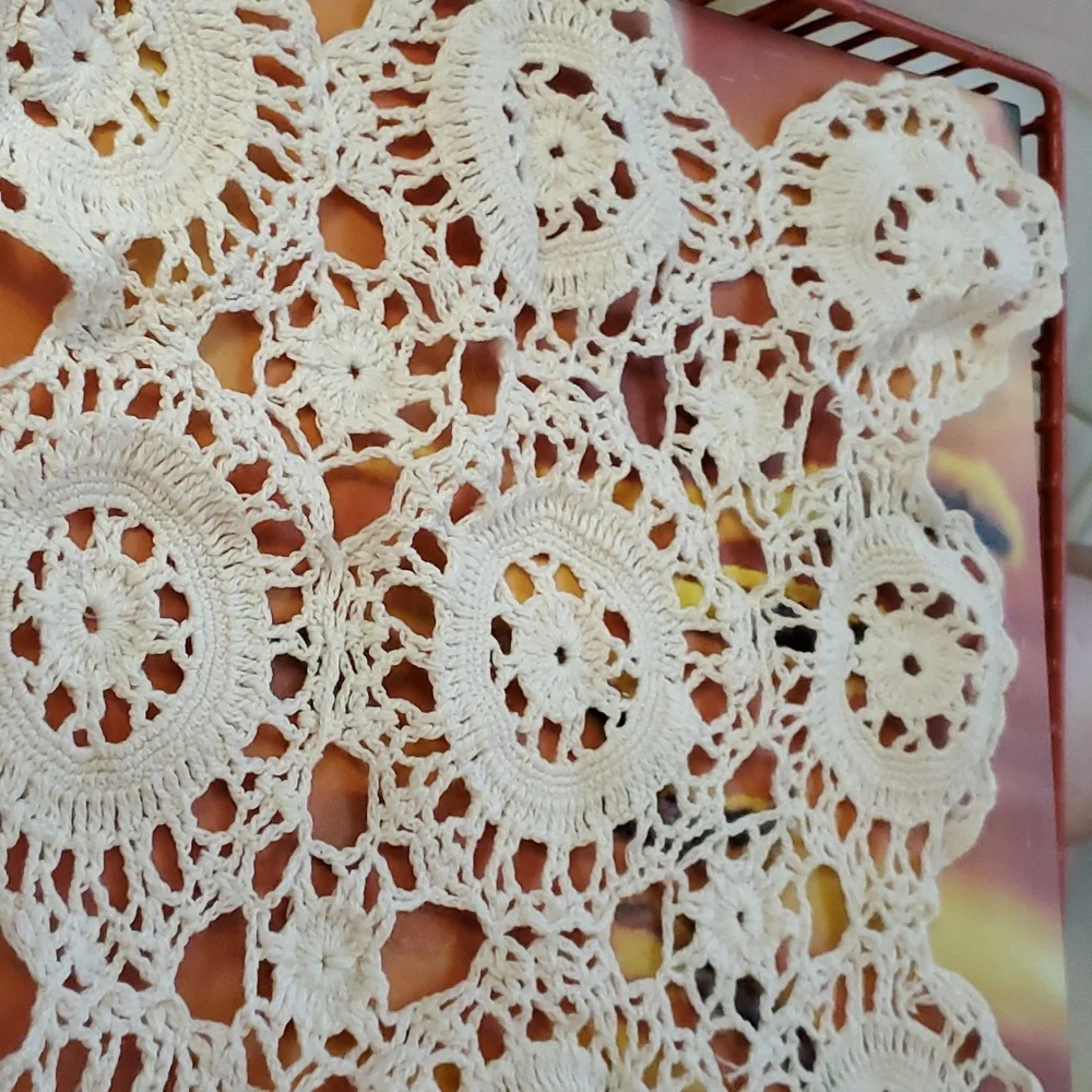 Vintage Tea Towel & Crochet lDoily